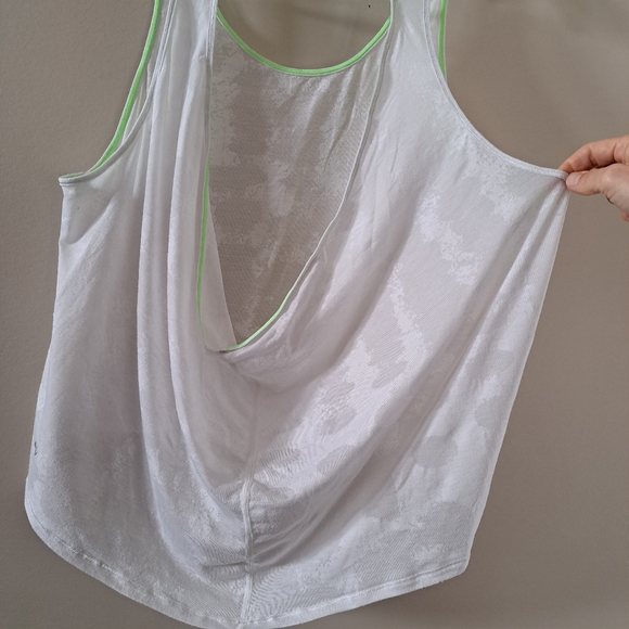 VEUC Lululemon tank top - Picture 4 of 4